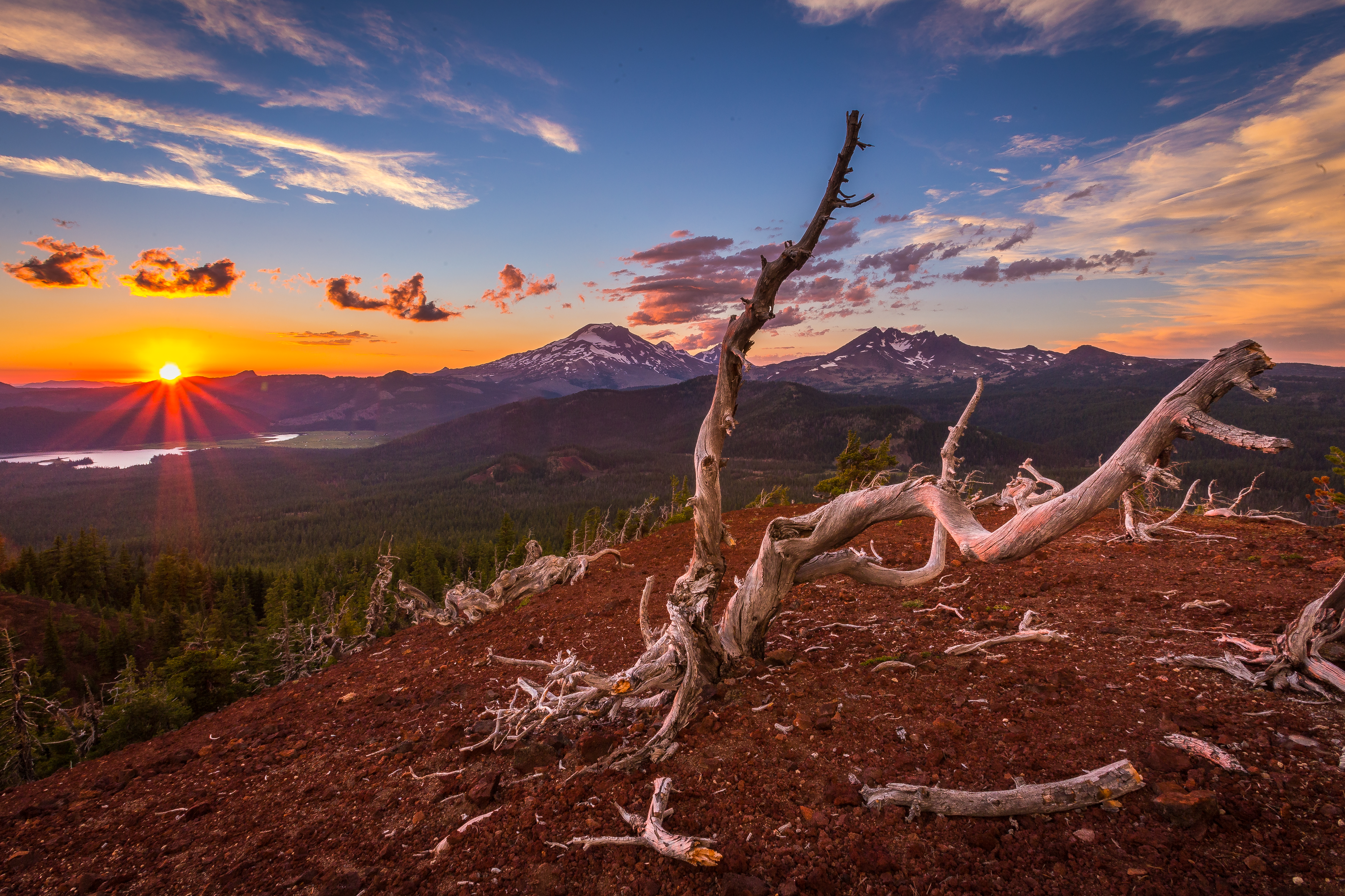 Cascades trails and national forests